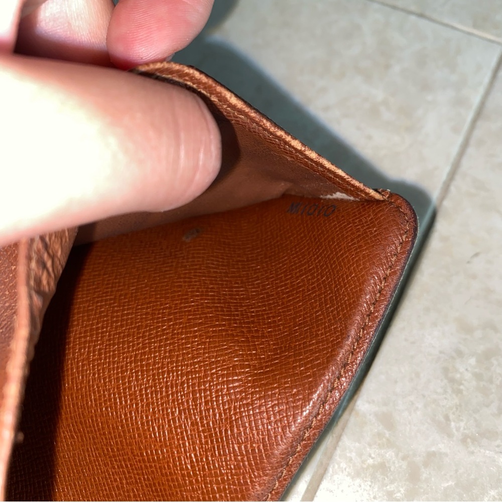 Authentic Louis Vuitton Vintage Compact Monogram Canvas Wallet - Picture 15 of 16